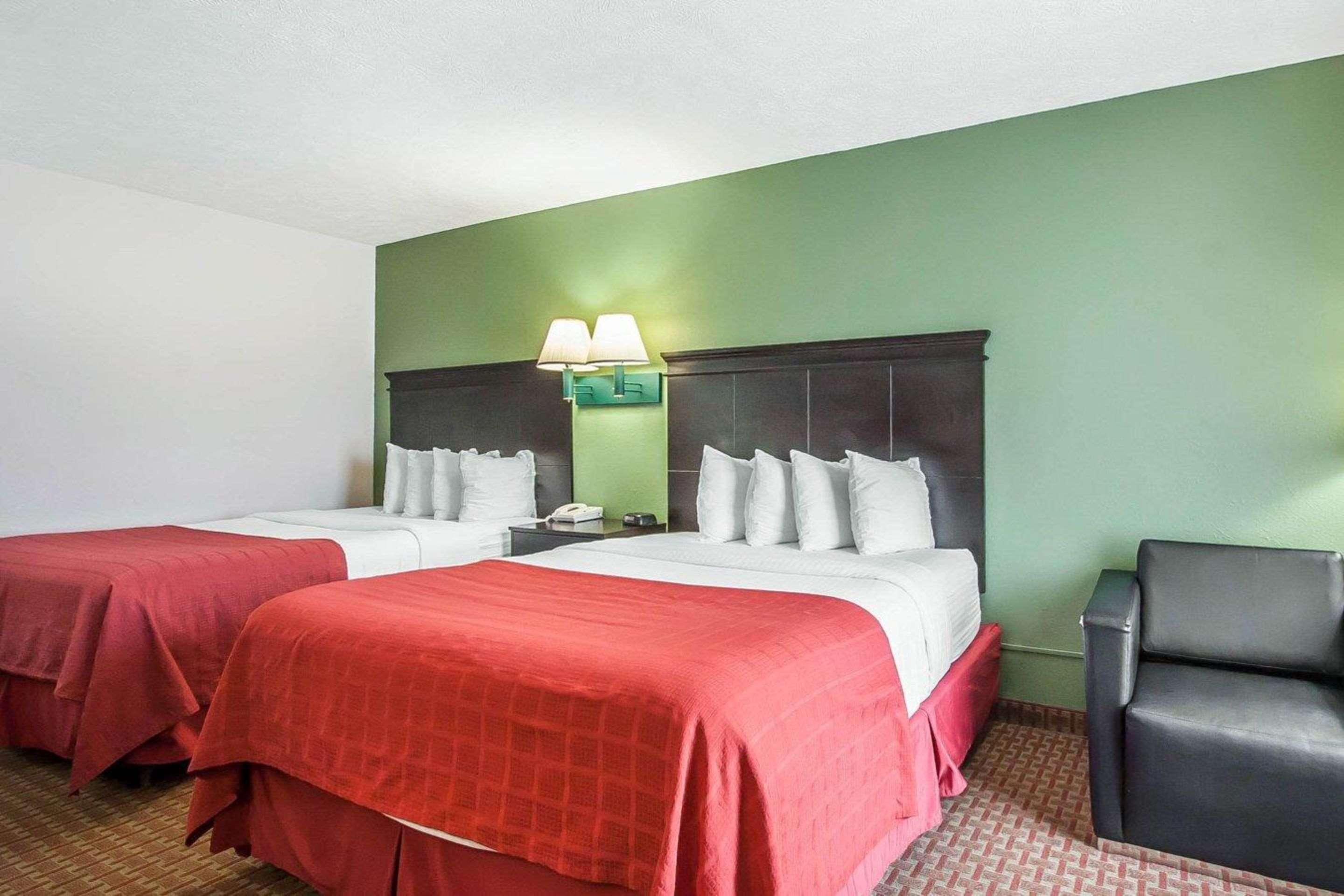 Quality Inn Savannah South Exterior photo