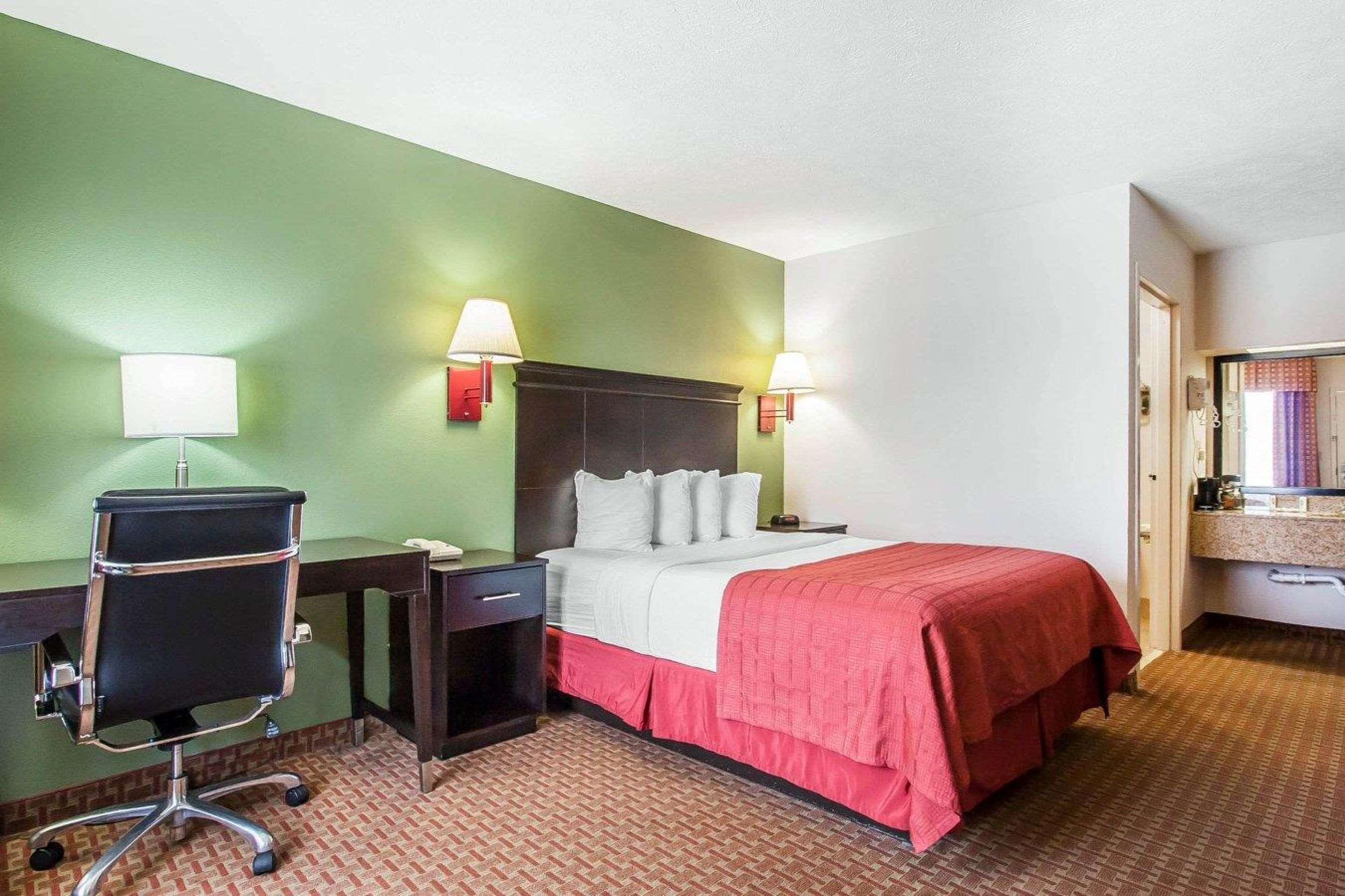 Quality Inn Savannah South Exterior photo