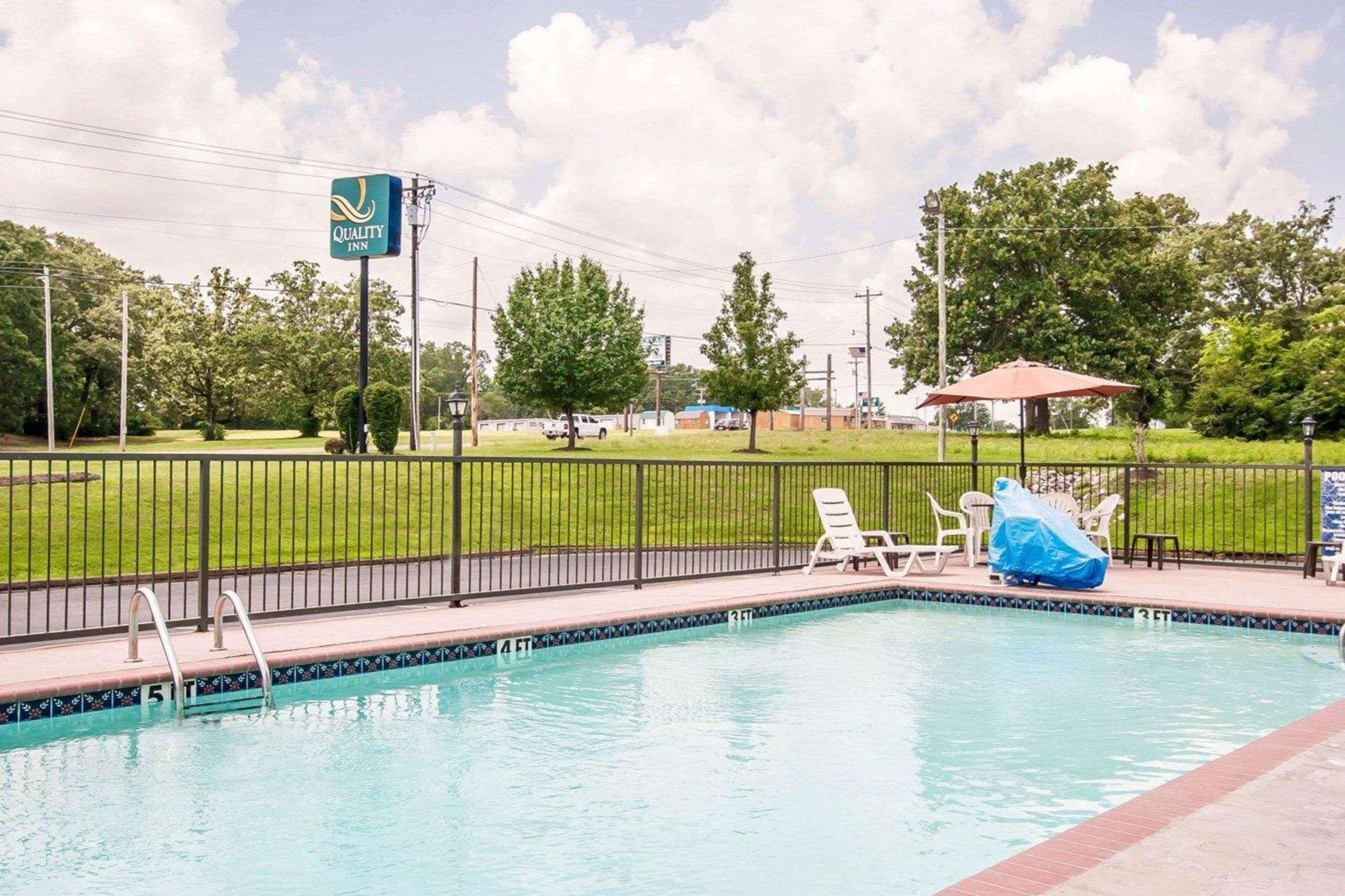 Quality Inn Savannah South Exterior photo
